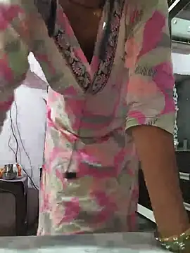 Love-pari077 online show from 06-27-26, 04:39