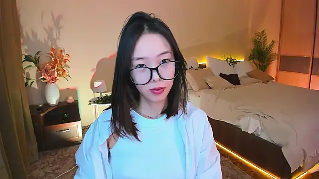 Snapshot of SoulHarmoonyy chatting on 10-18-25, 11:33 SoulHarmoonyy online show from 10-18-25, 11:33