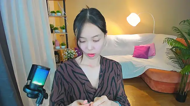 Snapshot of SoulHarmoonyy chatting on 11-06-25, 04:19 SoulHarmoonyy online show from 11-06-25, 04:19