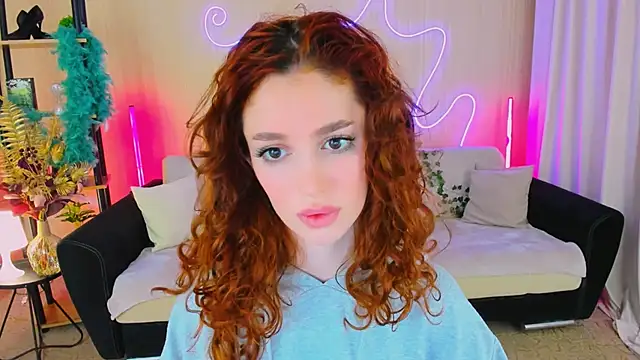 ChristinaConteeree online show from 11-18-25, 04:22