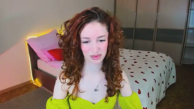 ChristinaConteeree online show from 04-10-26, 07:18