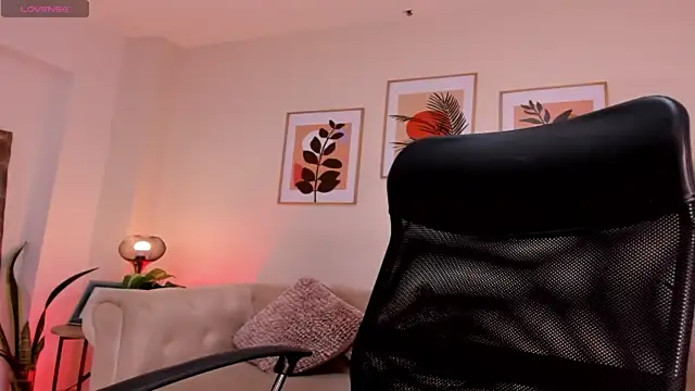 victoria giraldo online show from 12-16-25, 05:34