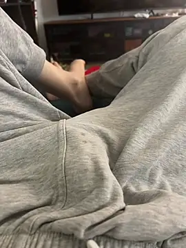 Frankieyyy1 online show from 06-19-26, 08:51