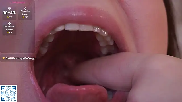 Snapshot of BlissHey chatting on 11-10-25, 02:38 BlissHey online show from 11-10-25, 02:38