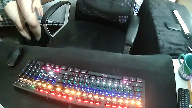 Snapshot of solooboy18 chatting on 09-24-25, 12:41 solooboy18 online show from 09-24-25, 12:41