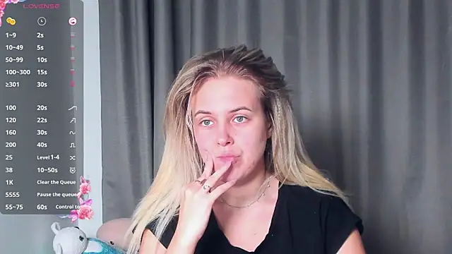 Snapshot of AngelAnty chatting on 11-03-25, 03:24 AngelAnty online show from 11-03-25, 03:24