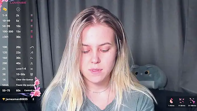 Snapshot of AngelAnty chatting on 11-09-25, 03:10 AngelAnty online show from 11-09-25, 03:10