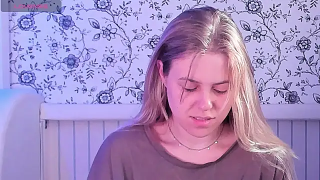 Snapshot of AngelAnty chatting on 07-08-26, 03:38 AngelAnty online show from 07-08-26, 03:38