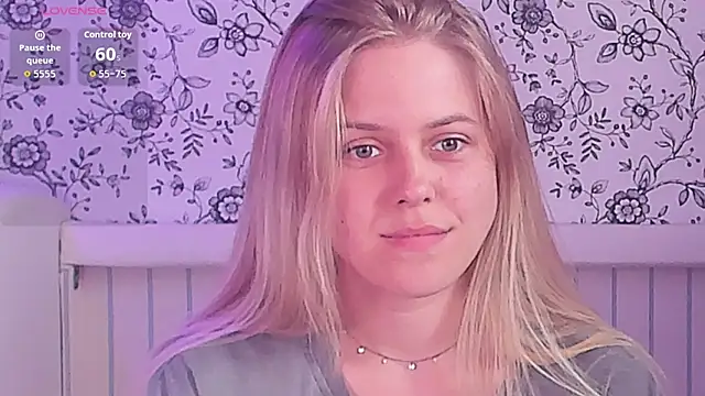 Snapshot of AngelAnty chatting on 07-20-26, 01:13 AngelAnty online show from 07-20-26, 01:13