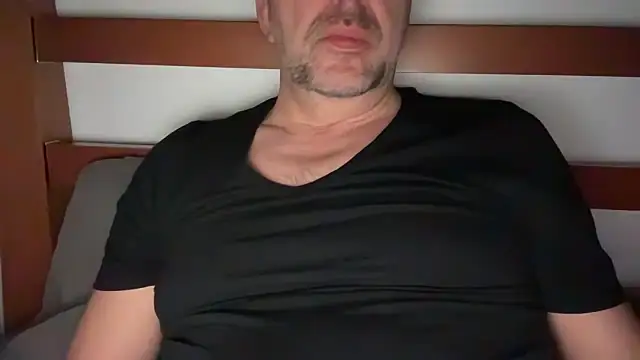 Snapshot of german9inch chatting on 02-01-25, 09:40 german9inch online show from 02-01-25, 09:40