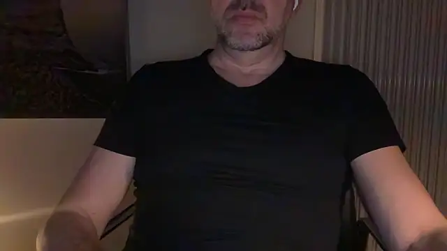 Snapshot of german9inch chatting on 03-05-25, 08:32 german9inch online show from 03-05-25, 08:32