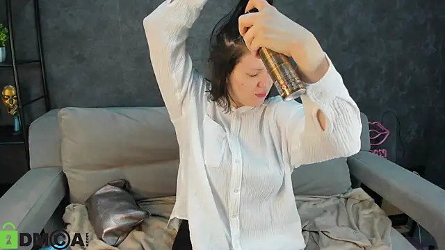 Michele Greenn online show from 10-13-25, 01:16