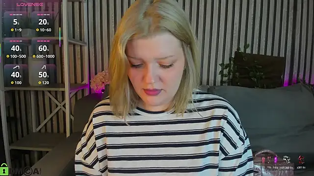 Snapshot of Michele_Greenn chatting on 05-26-26, 01:12 Michele Greenn online show from 05-26-26, 01:12
