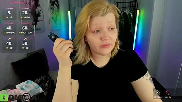 Snapshot of Michele_Greenn chatting on 05-28-26, 01:14 Michele Greenn online show from 05-28-26, 01:14