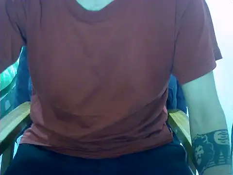 Snapshot of CesarLeyess chatting on 10-04-25, 05:05 CesarLeyess online show from 10-04-25, 05:05