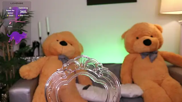 NovaHollisx online show from 12-01-25, 03:55