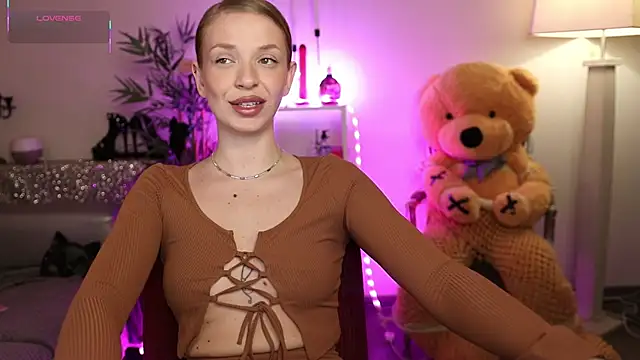 NovaHollisx online show from 04-06-26, 04:46