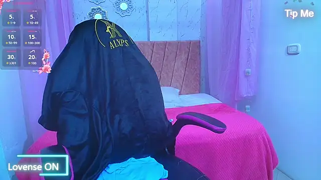 mia  thomson  online show from 04-18-26, 04:00