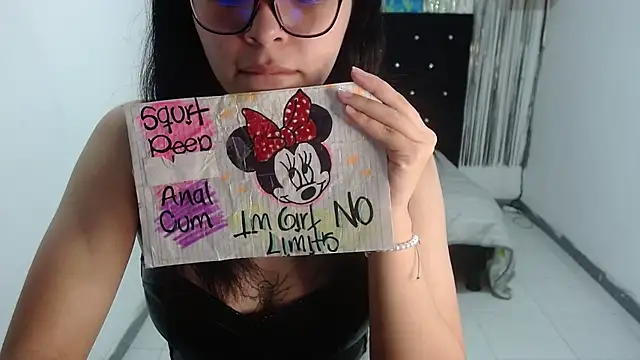 Snapshot of Darkittydoll_15 chatting on 09-29-25, 01:05 Darkittydoll 15 online show from 09-29-25, 01:05
