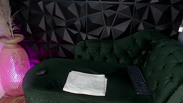 helenasaenz online show from 10-23-25, 12:48