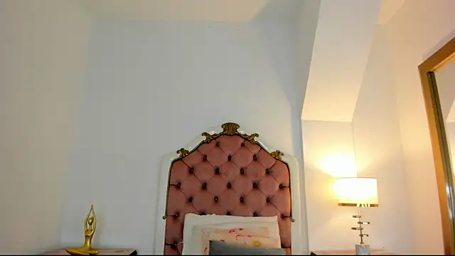 Snapshot of HarleyQueen666 chatting on 01-12-26, 11:15 HarleyQueen666 online show from 01-12-26, 11:15