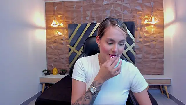 Emmaa white  online show from 01-09-26, 05:15