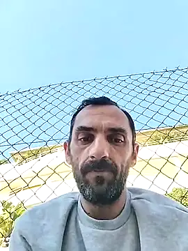 hotmen83 online show from 10-18-25, 09:21