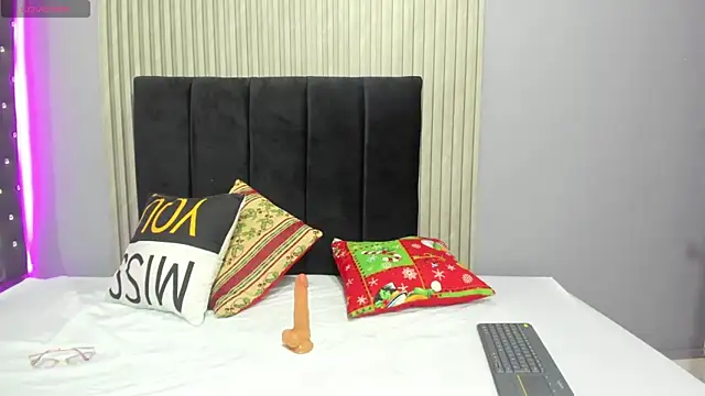 Sex samantha online show from 12-15-25, 01:04