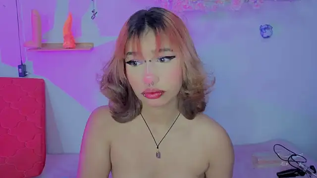 Snapshot of zoelight18 chatting on 10-23-25, 07:34 zoelight18 online show from 10-23-25, 07:34