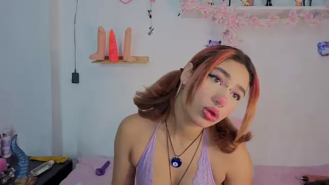 Snapshot of zoelight18 chatting on 10-27-25, 10:19 zoelight18 online show from 10-27-25, 10:19