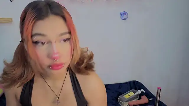 Snapshot of zoelight18 chatting on 11-02-25, 09:22 zoelight18 online show from 11-02-25, 09:22