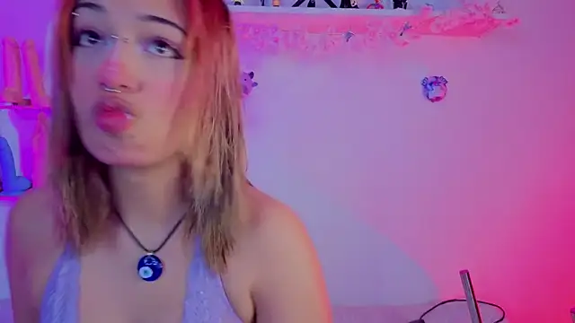 Snapshot of zoelight18 chatting on 12-03-25, 07:12 zoelight18 online show from 12-03-25, 07:12