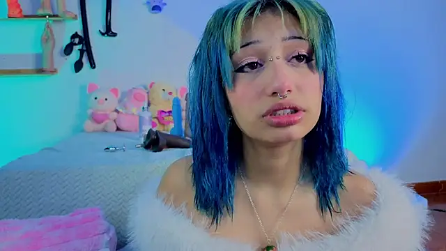 Snapshot of zoelight18 chatting on 03-12-26, 12:11 zoelight18 online show from 03-12-26, 12:11