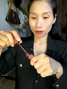 Snapshot of MinHiNi chatting on 10-02-25, 01:23 MinHiNi online show from 10-02-25, 01:23