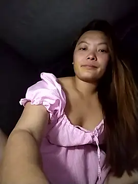 Snapshot of Thuyta chatting on 09-13-25, 01:22 Thuyta online show from 09-13-25, 01:22