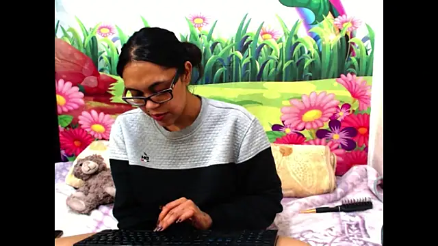 indiandesire4u69 online show from 11-24-25, 04:18