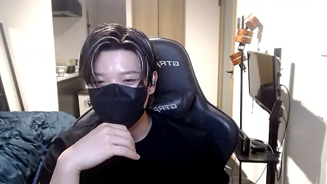 Mei-Tanaka online show from 10-03-25, 02:58