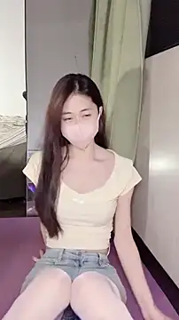 Snapshot of Ninii-b chatting on 09-24-25, 01:03 Ninii-b online show from 09-24-25, 01:03