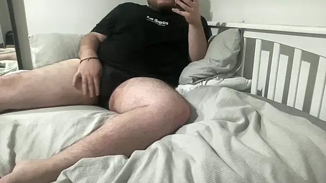 Snapshot of British_28 chatting on 11-26-25, 07:59 British 28 online show from 11-26-25, 07:59