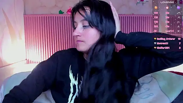 Snapshot of HollyHill_ chatting on 09-25-25, 01:09 HollyHill online show from 09-25-25, 01:09