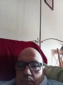 Snapshot of geli45 chatting on 11-10-25, 09:41 geli45 online show from 11-10-25, 09:41