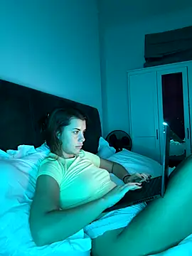 AlitaNova online show from 10-15-25, 10:59