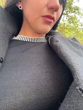 Ninabigtitied online show from 10-24-25, 10:55