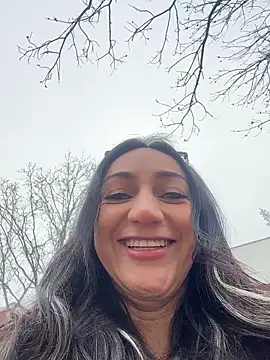 Ninabigtitied online show from 11-08-25, 09:42