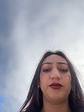 Ninabigtitied online show from 12-22-25, 01:41