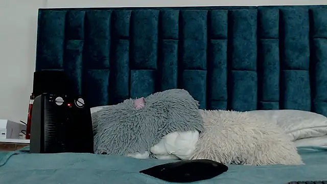 Emma Foxi online show from 11-12-25, 08:30