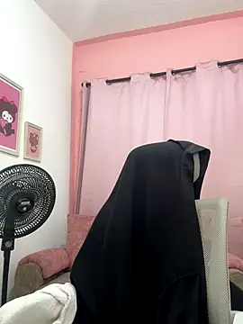 Snapshot of SeraphineCute chatting on 09-15-25, 10:21 SeraphineCute online show from 09-15-25, 10:21