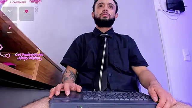 Noah devil  online show from 12-19-25, 03:35