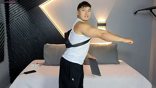 Horny nick18 online show from 02-09-26, 01:37