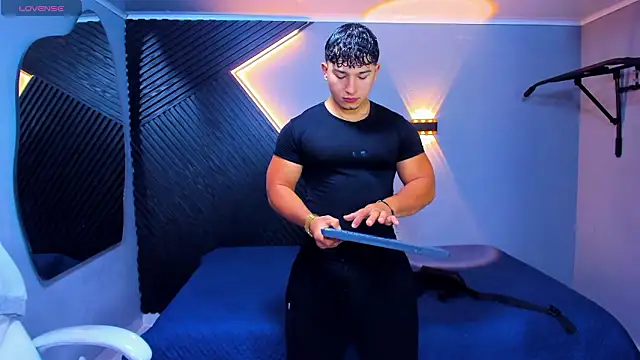 Horny nick18 online show from 03-11-26, 11:05